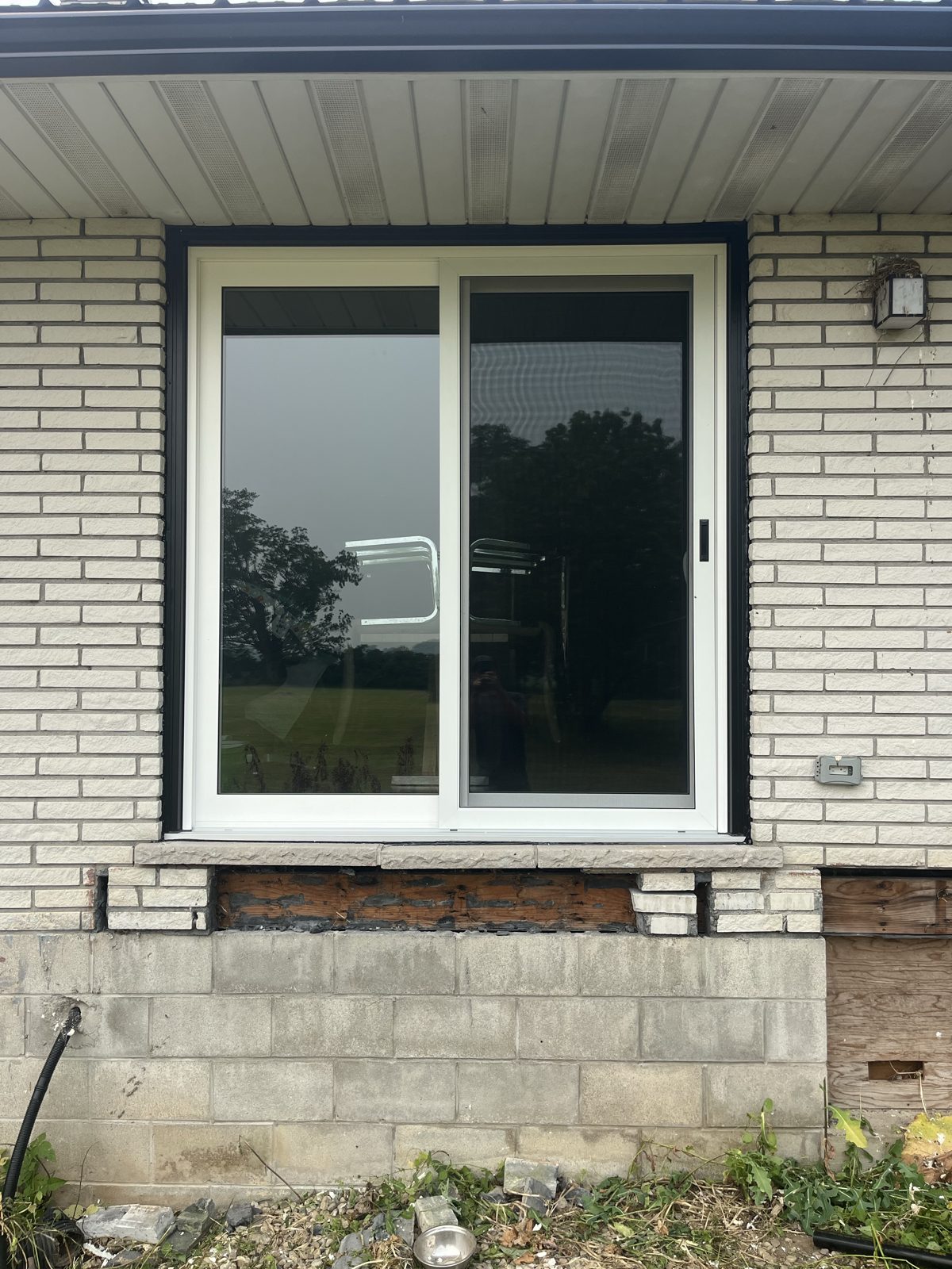 Door Installation contractor in Brussels Ontario